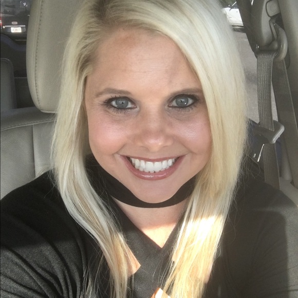 Meet your Posher, Lisa - Picture 3 of 4